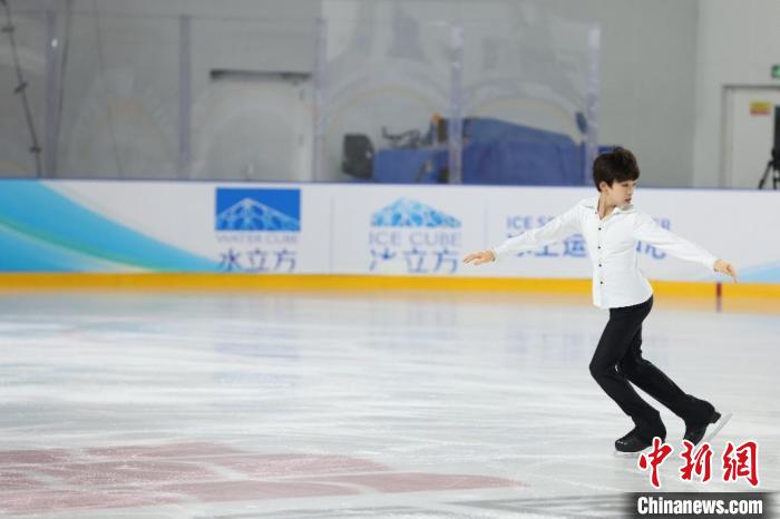 2025北京花样滑冰联赛国家游泳中心开赛 参赛规模