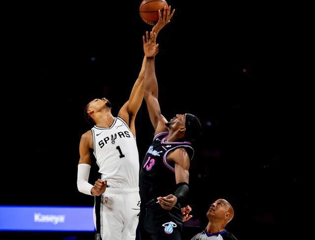 文班亚马统治禁区马刺大胜热火豪取六连胜