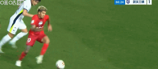 河南球员方镜淇手指错位坚持比赛 河南1-1战平武