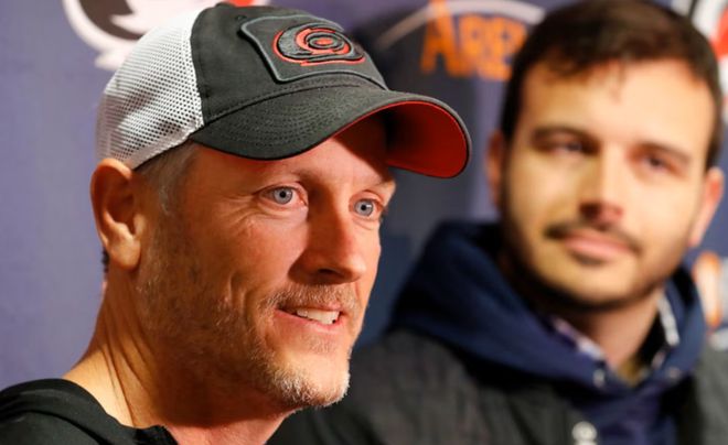 开拓者新主邓顿首胜引变革 重压下力推球队转型