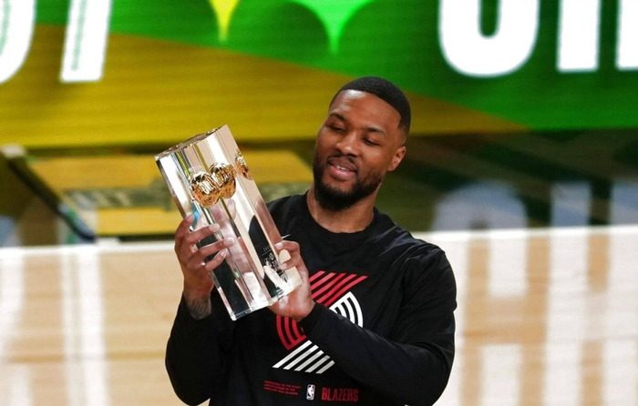 杨瀚森NBA首年遭遇三重变故：教练被捕、核心更