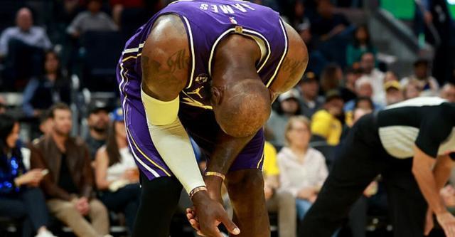 詹姆斯轻伤不下火线 湖人擒勇士创赛季新高